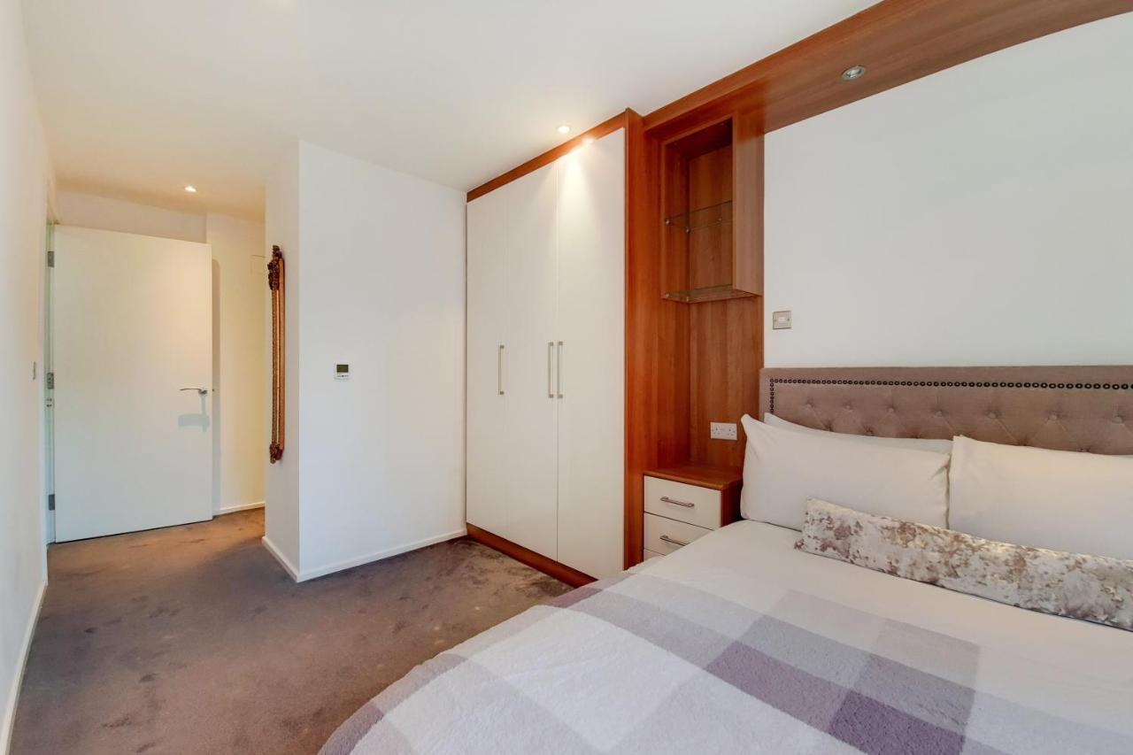 Appartamento Free Parking - Two Bed By Docklands