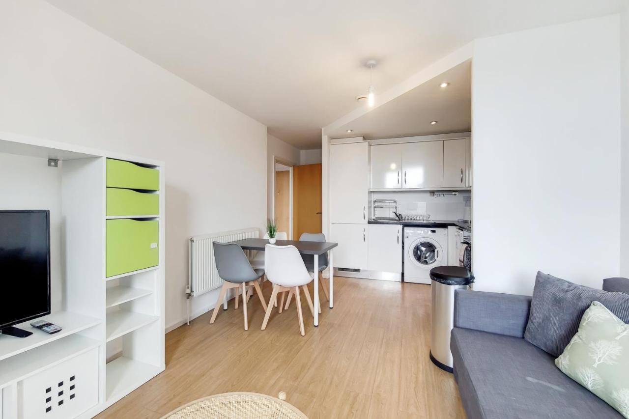 Free Parking - Two Bed By Docklands Londra