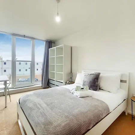 Free Parking - Two Bed Apartment By London Docklands Esterno foto